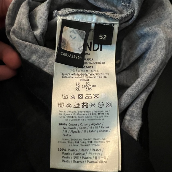 Auth mens fendi tshirt like new - Picture 2 of 3